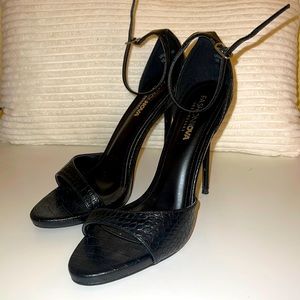 New open tow heels from fashion nova